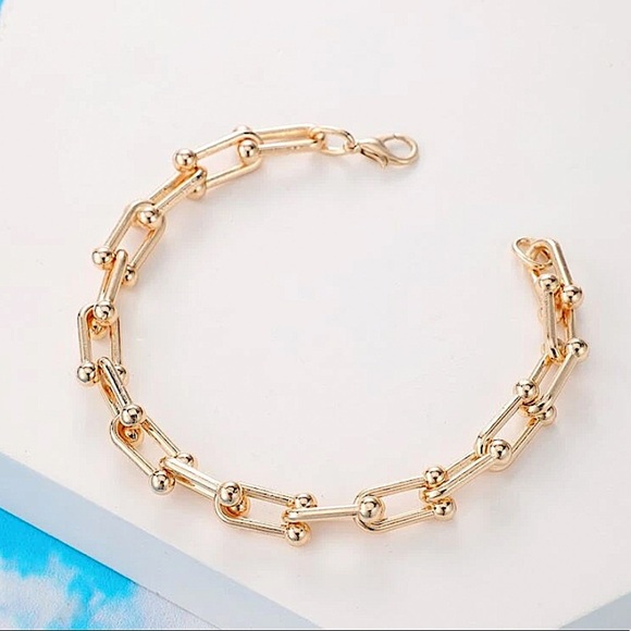 Gold Plated U Link Horseshoe Minimalist Bracelet - Picture 3 of 7